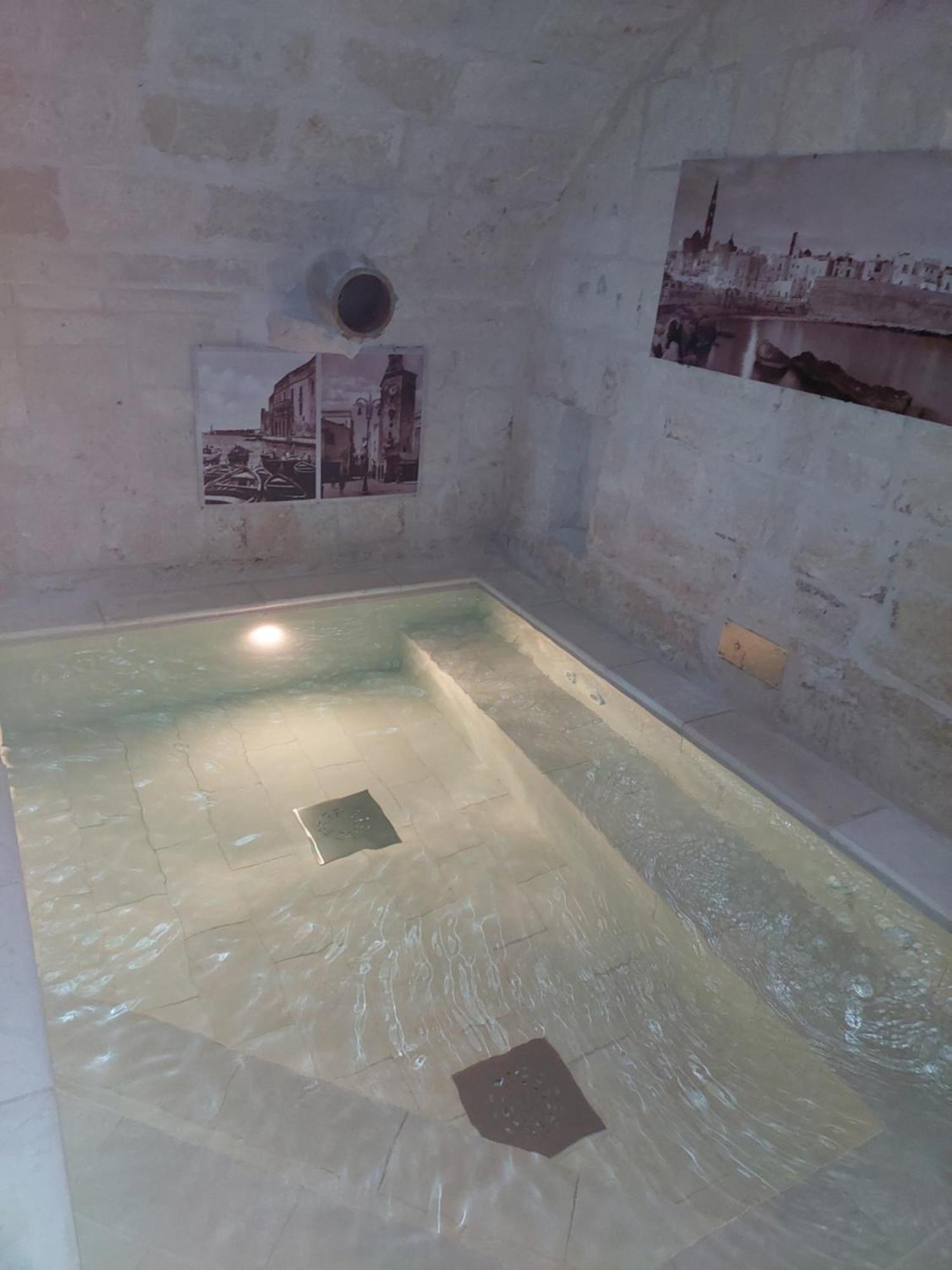 Al Rosa Antico Hotel Монополи Екстериор снимка
