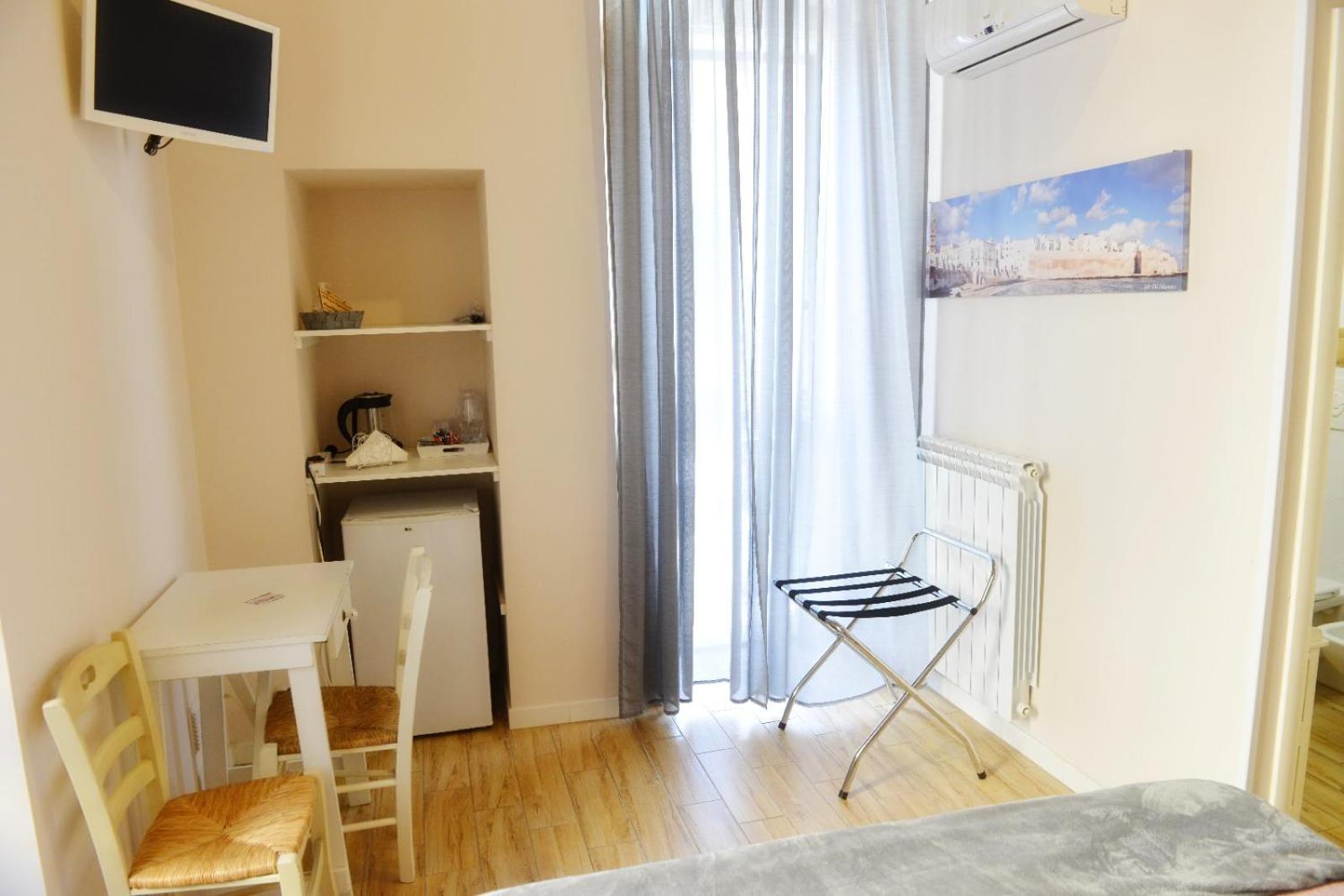 Al Rosa Antico Hotel Монополи Екстериор снимка